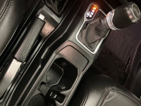 Used 2020 Jeep Wrangler Unlimited Sahara image 9