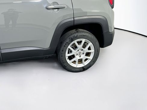 Used 2022 Jeep Renegade Latitude w/ Sun/Sound Group image 30