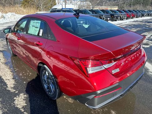 New 2026 Hyundai Elantra Hybrid FWD image 3