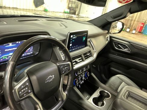 Used 2022 Chevrolet Suburban Z71 w/ Z71 Off-Road Package AWD/4WD image 18