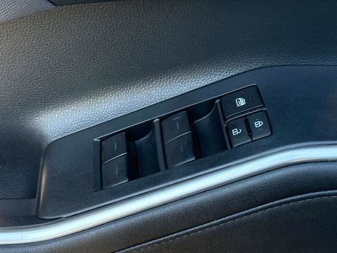 Used 2024 Toyota Highlander LE image 20