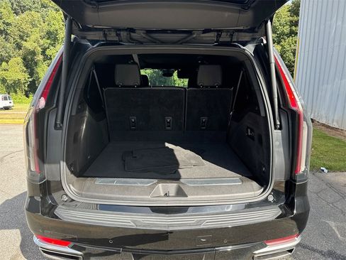 Used 2023 Cadillac Escalade ESV Premium Luxury image 35