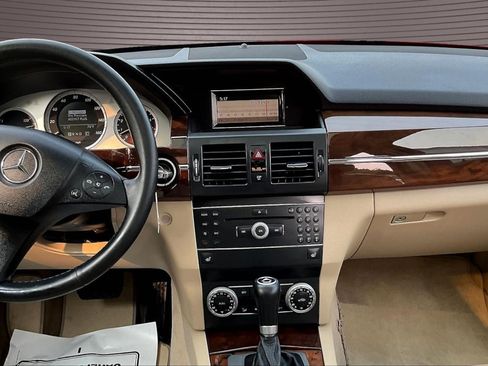Used 2010 Mercedes-Benz GLK 350 4MATIC image 9