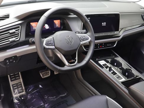 New 2026 Volkswagen Atlas Peak Edition image 7