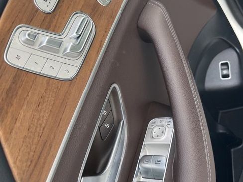 Used 2022 Mercedes-Benz GLE 350 4MATIC image 5