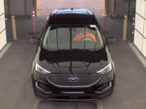 Used 2023 Ford Edge SEL w/ Convenience Package AWD/4WD image 2