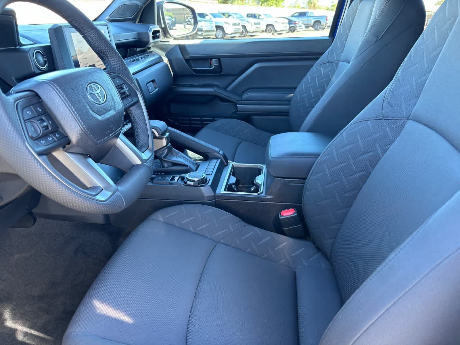 Used 2025 Toyota Tacoma SR5 AWD/4WD image 16