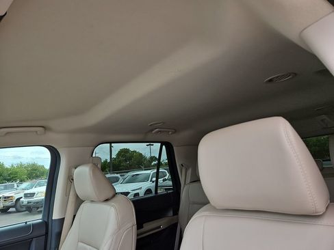 Used 2022 Ford Expedition XLT RWD image 19