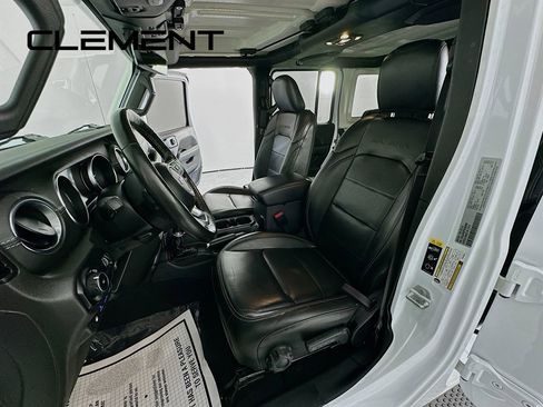 Used 2023 Jeep Wrangler Unlimited Sahara w/ Cold Weather Group image 29