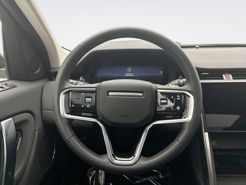 Used 2025 Land Rover Discovery Sport S image 12