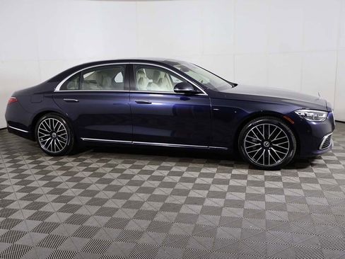 Used 2022 Mercedes-Benz S 500 4MATIC w/ 3D Technology Package image 19