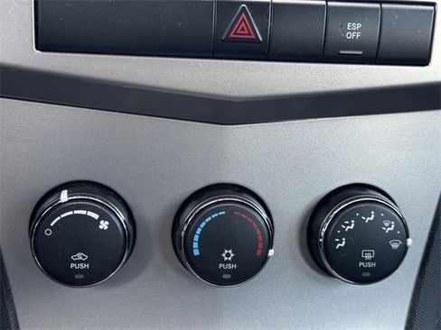 Used 2009 Chrysler Sebring Touring image 29