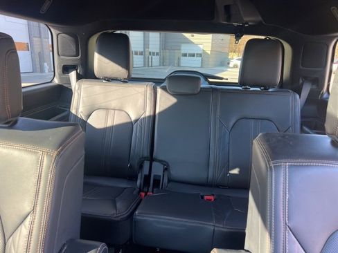 Certified 2024 Ford Expedition Platinum image 19