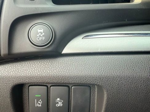 Used 2019 Acura ILX Sedan 4D image 16