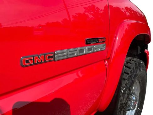 Used 2004 GMC Sierra 2500 SLT w/ Heavy-Duty Power Package AWD/4WD image 11