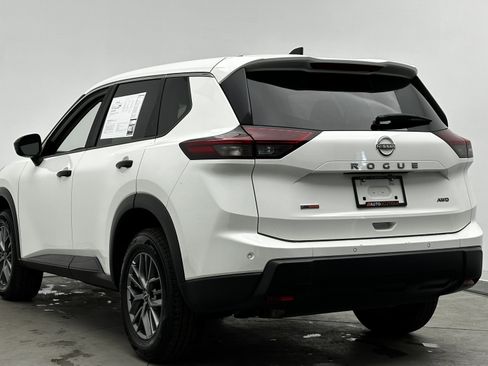 Used 2024 Nissan Rogue S image 4