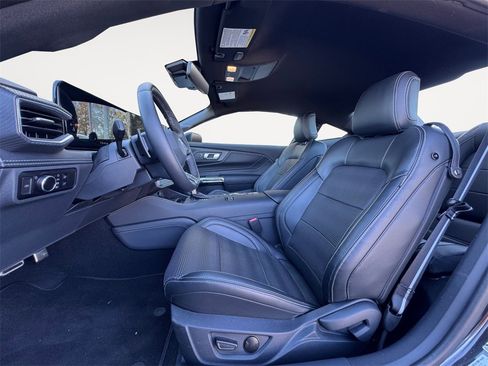 Used 2024 Ford Mustang GT Premium image 9