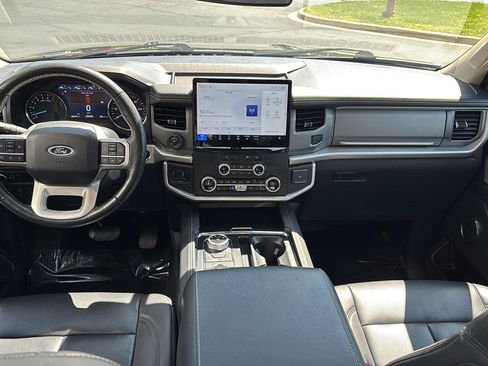 Used 2023 Ford Expedition XLT AWD/4WD image 9