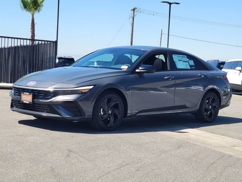 New 2026 Hyundai Elantra SEL Sport FWD image 2