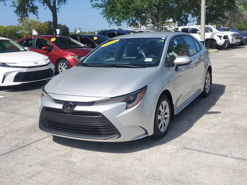 Certified 2025 Toyota Corolla LE FWD image 7