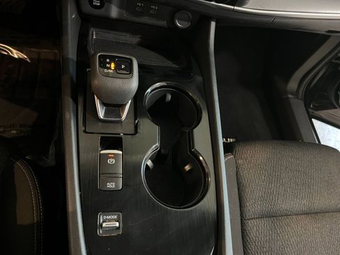 Used 2025 Nissan Rogue SV FWD image 42