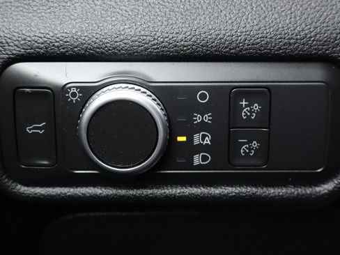 Used 2022 Ford Explorer XLT image 20