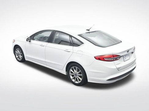 Used 2017 Ford Fusion SE w/ Fusion SE Technology Package FWD image 30