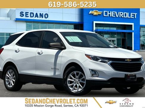 Used 2021 Chevrolet Equinox LS w/ LS Convenience Package FWD image 1