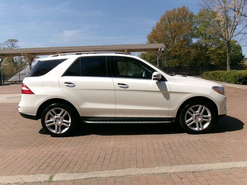 Used 2014 Mercedes-Benz ML 350 4MATIC w/ Premium 1 Package image 4