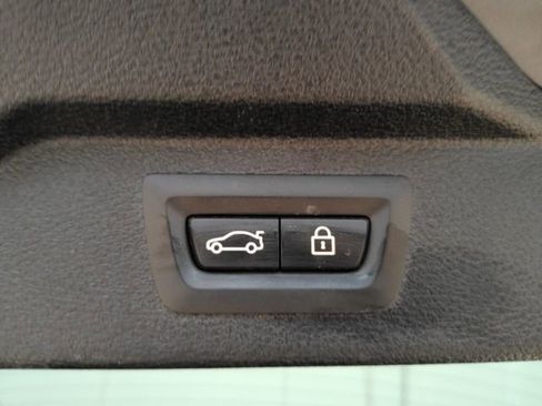 Used 2017 BMW X5 xDrive40e image 28