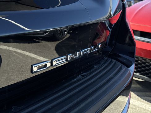 Used 2023 GMC Yukon XL Denali image 33