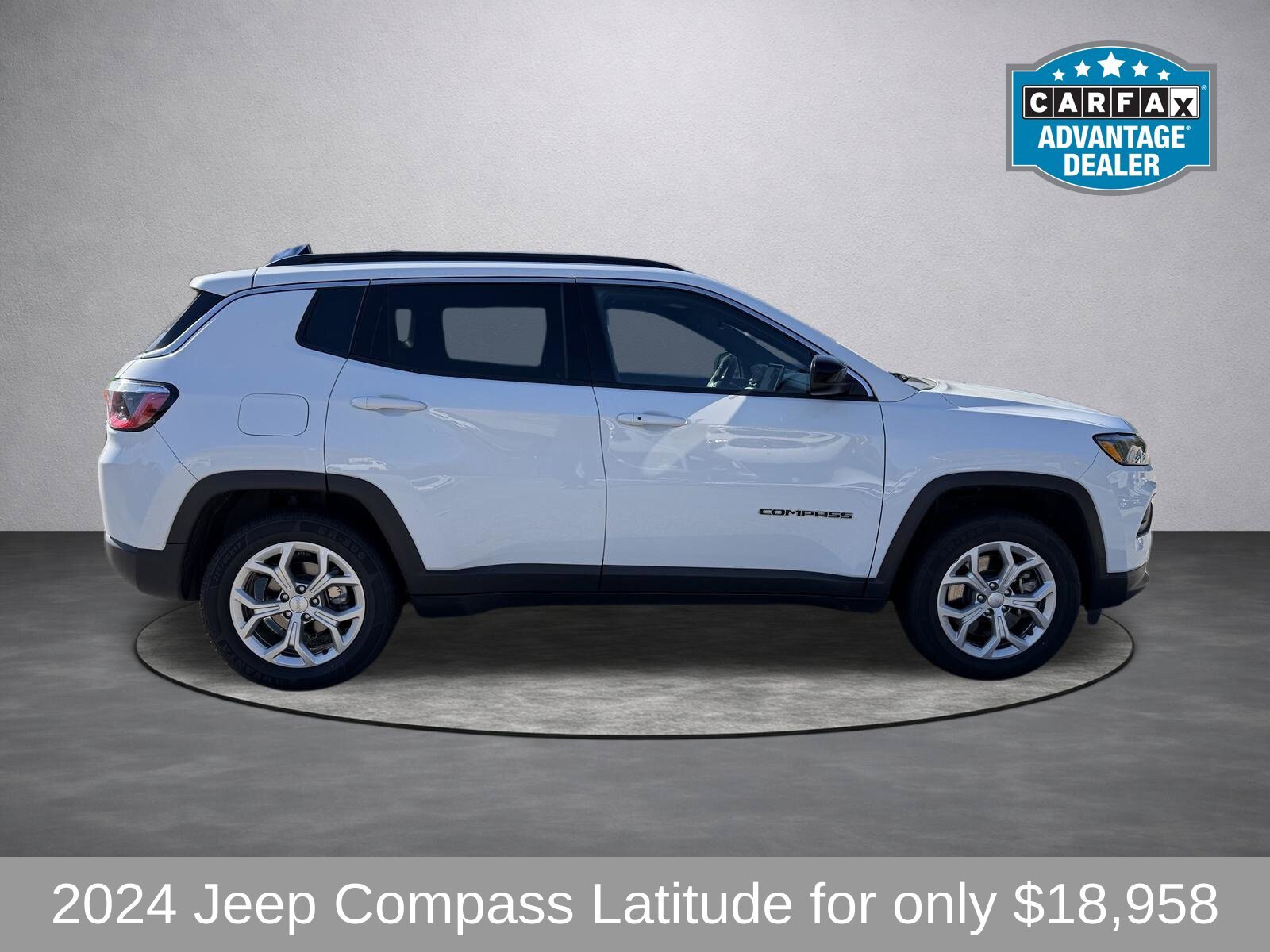 Used 2024 Jeep Compass Latitude AWD/4WD image 10