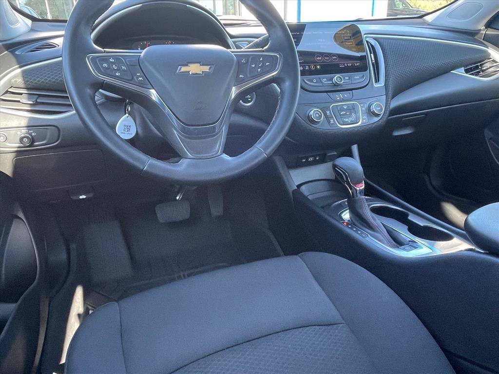 Used 2024 Chevrolet Malibu RS w/ LPO, Floor Liner Package FWD image 9