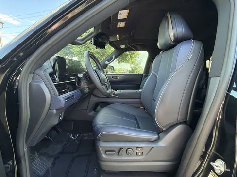 Used 2026 INFINITI QX80 4WD w/ Sport Exterior Package image 13
