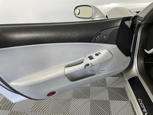 Used 2005 Chevrolet Corvette Convertible w/ Preferred Equipment Group image 25