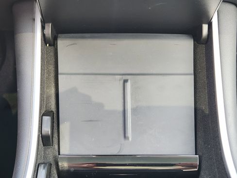 Used 2020 Tesla Model Y Long Range image 18