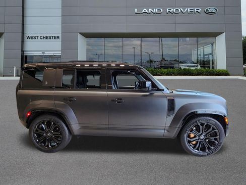 Used 2025 Land Rover Defender 110 AWD/4WD image 6