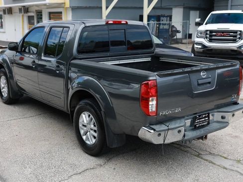 Used 2019 Nissan Frontier SV w/ Value Truck Package RWD image 3