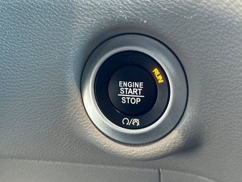 Used 2022 Chrysler Voyager LX FWD image 28