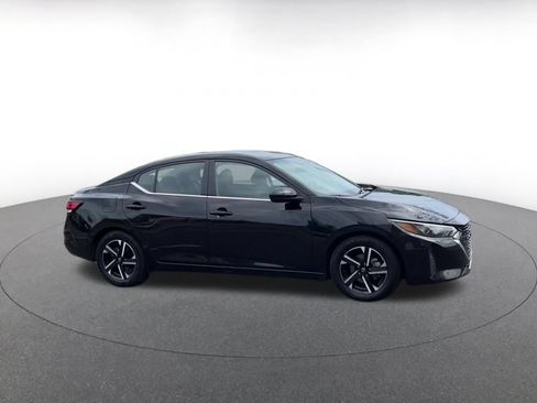 Used 2025 Nissan Sentra SV FWD image 2
