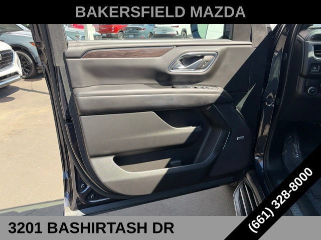 Used 2024 Chevrolet Tahoe LT w/ Luxury Package RWD image 16