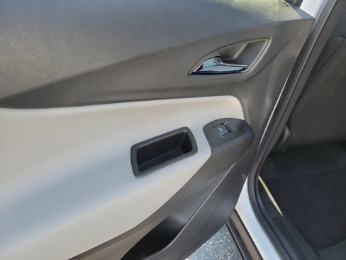 Used 2024 Chevrolet Equinox LT FWD image 18