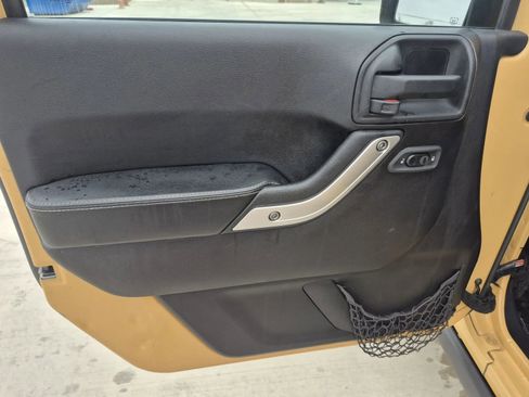Used 2013 Jeep Wrangler Unlimited Sport AWD/4WD image 10
