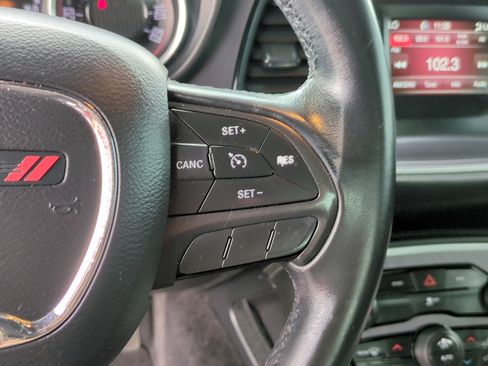 Used 2016 Dodge Challenger SXT RWD image 17