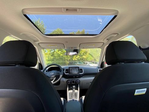 New 2026 Hyundai Venue SEL FWD image 32