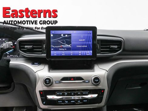 Used 2022 Ford Explorer XLT w/ Equipment Group 202A image 12