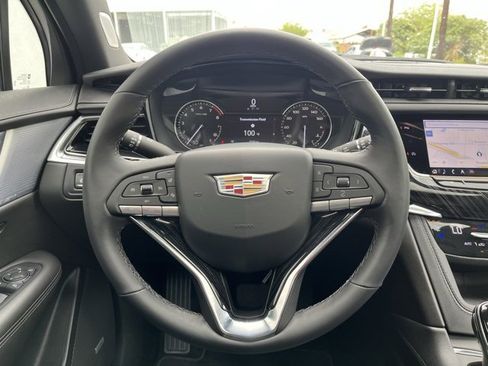 Certified 2025 Cadillac XT6 Premium Luxury image 16