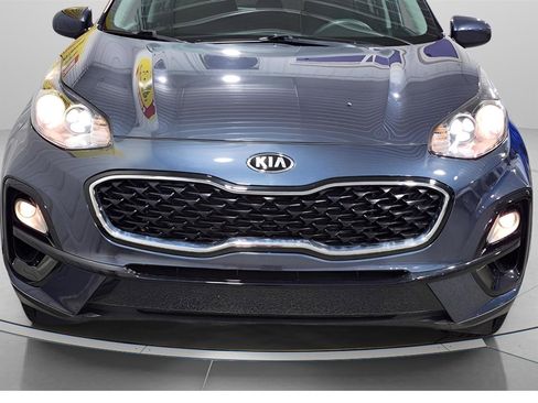 Used 2020 Kia Sportage LX image 8