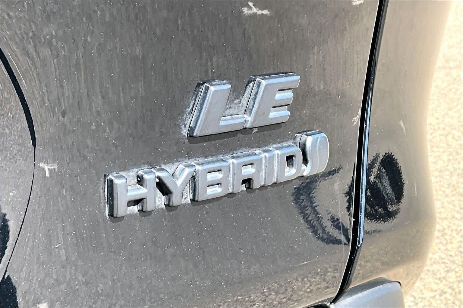 Certified 2024 Toyota RAV4 LE AWD/4WD image 9