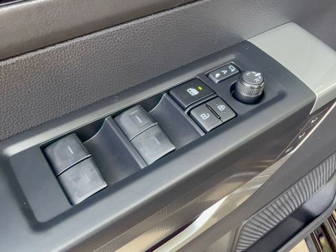 Used 2025 Toyota Sequoia Platinum AWD/4WD image 30